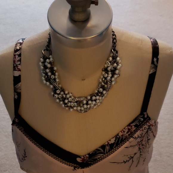 White House Black Market Jewelry - WHBM Holiday '17 Necklace